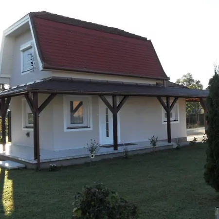 Am Plattensee Balatonmáriafürdő